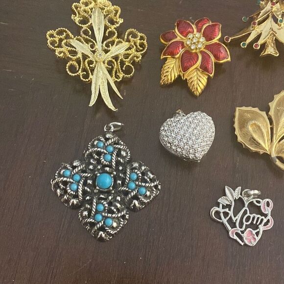 Brooch Pin Pendant Fashion Jewelry Bundle Lot of 10 - Picture 5 of 6